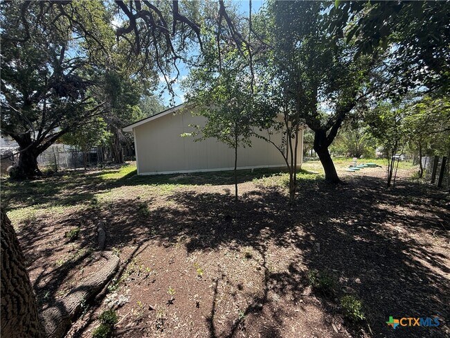 Building Photo - 560 Wickford Way