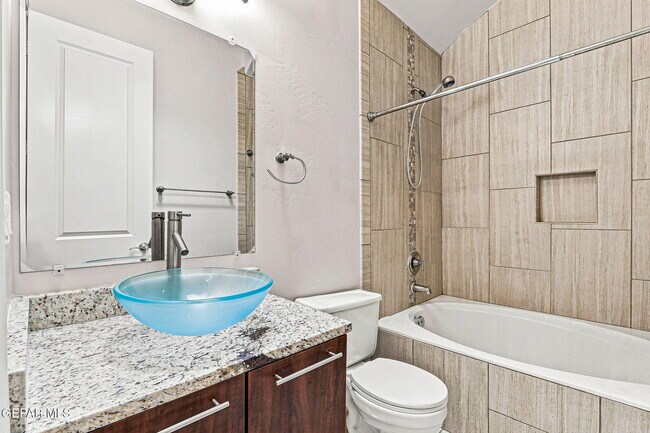 Building Photo - 3203 Red Orchard Dr