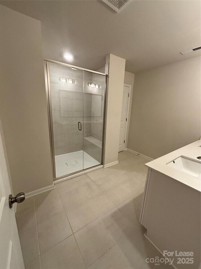 Building Photo - 414 Sagecroft Ln