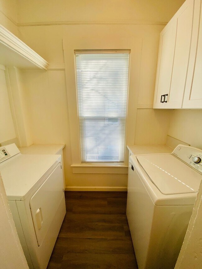 Building Photo - Reserve Now for June 2026! Updated House i...