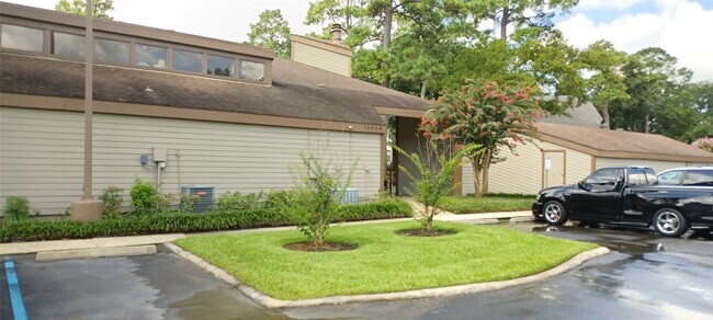 Building Photo - 12100 Melville Dr