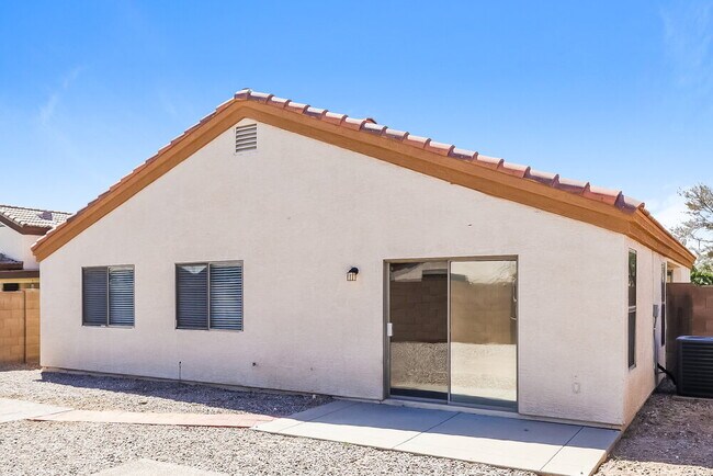 Building Photo - 15538 W Lisbon Ln