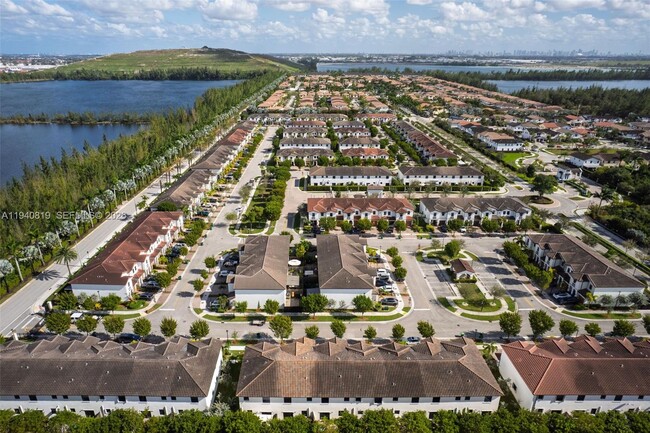 Building Photo - 8885 NW 102nd Ct