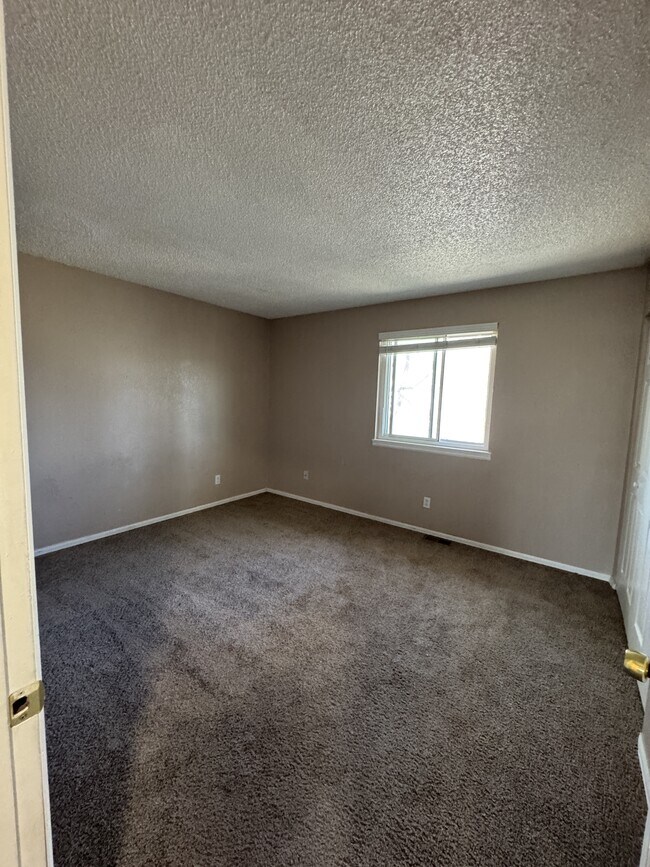 Building Photo - 2522 Knob Hill Ct