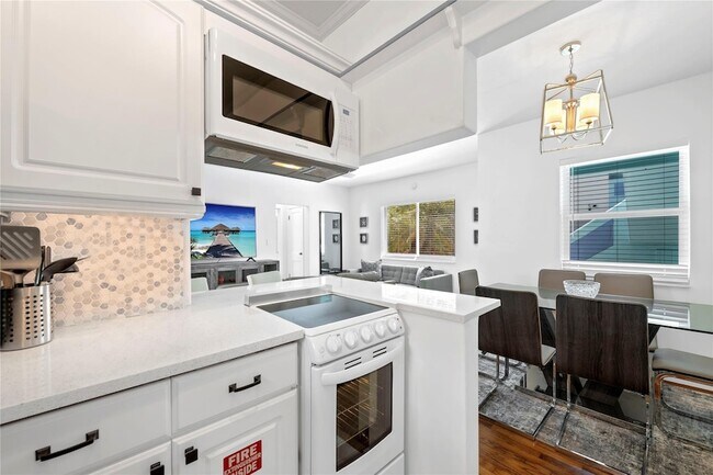 Building Photo - 3015 Seville St