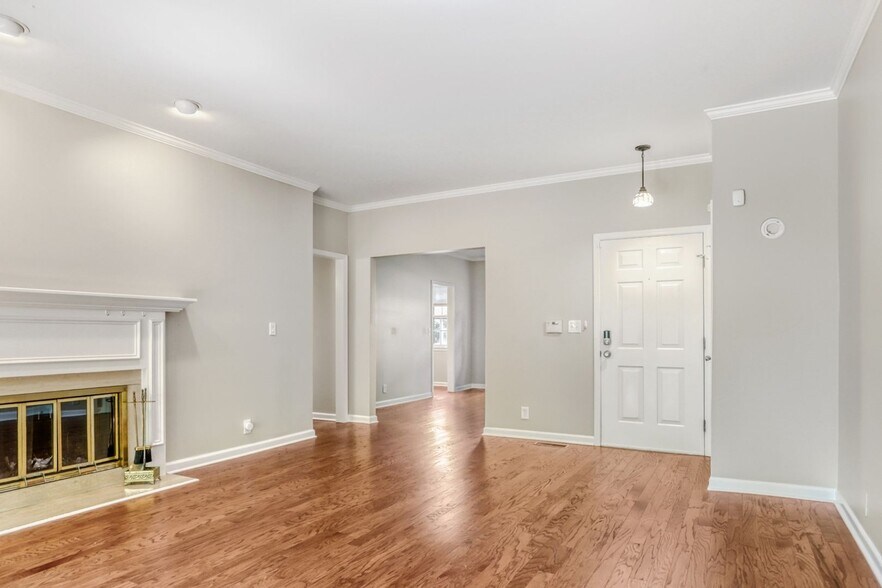 Building Photo - 229 Westchase Dr