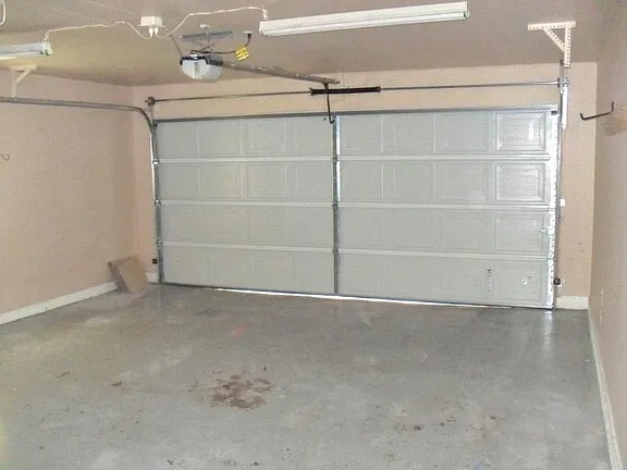 Building Photo - 1615 Springbrook St