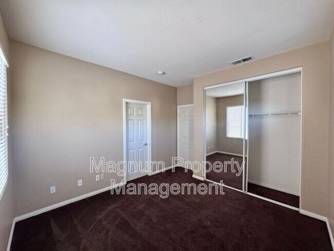 Building Photo - 45632 Corte Royal