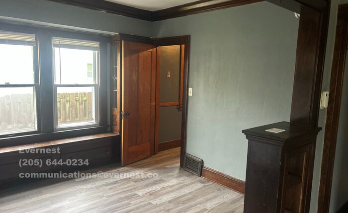 Building Photo - 3046 E 130th St