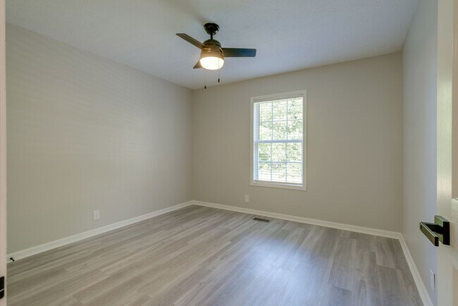 Building Photo - 103 Hunterwood Ct