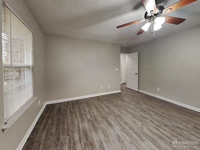 Building Photo - 9929 Elsenham Ln