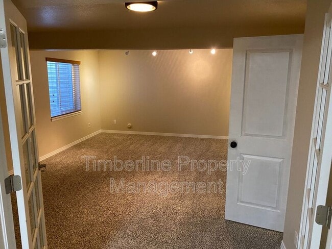 Building Photo - 14786 Air Garden Ln