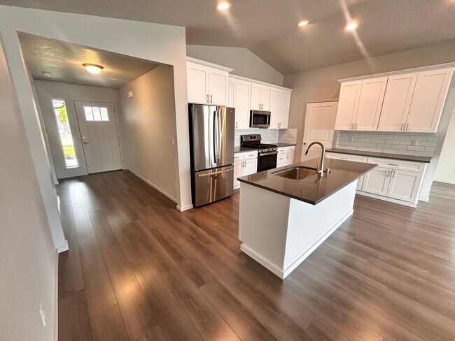 Building Photo - Stunning 3 Bed, 2 Bath Rancher in Spokane ...