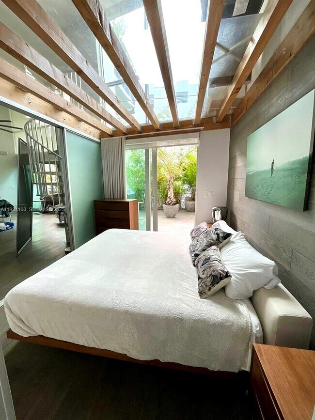 Building Photo - 221 Jefferson Ave