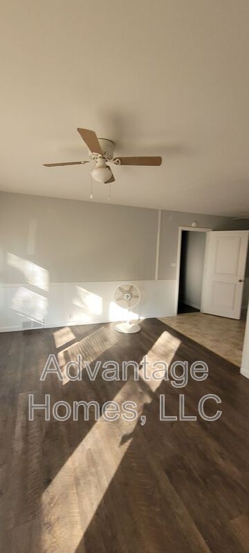 Building Photo - 11214 Crystal Ave