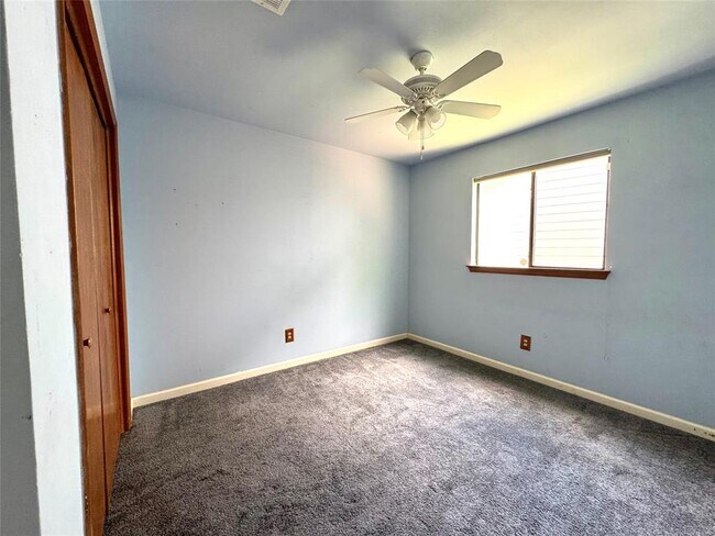 Building Photo - 2112 Surrender Ave