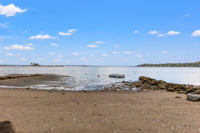 Building Photo - 80 Soundview Dr