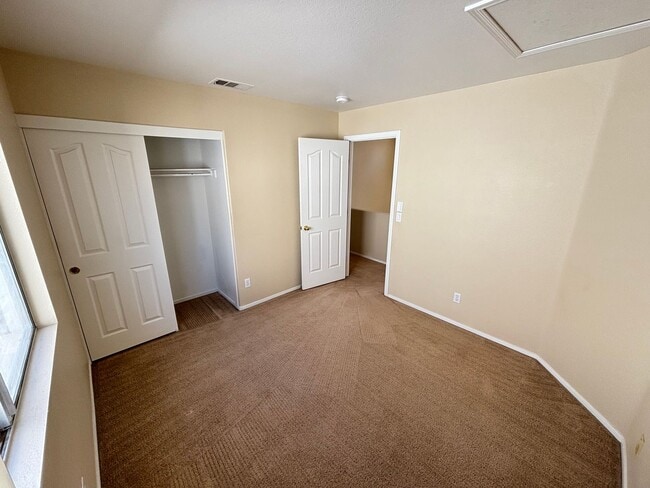 Building Photo - Gorgeous 3Bed/2.5Bath, 2-Story home located in Summerlin