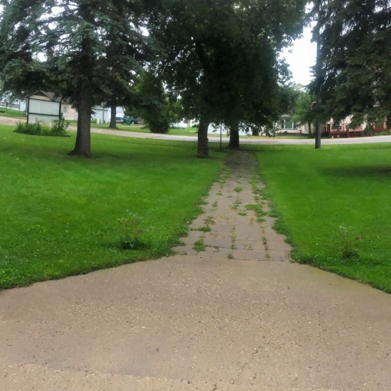 Building Photo - 208 Center St