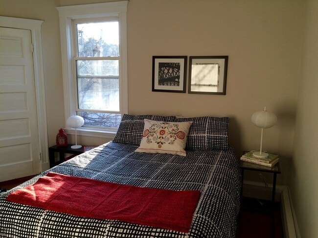 Building Photo - 12 White Ave