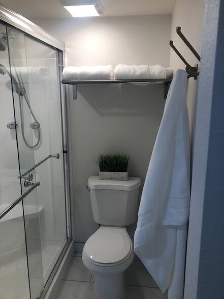 Building Photo - 7436 E Chaparral Rd