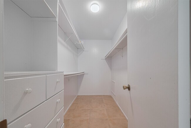 Building Photo - 811 Wax Myrtle Ln