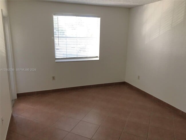 Building Photo - 2890 N Oakland Forest Dr