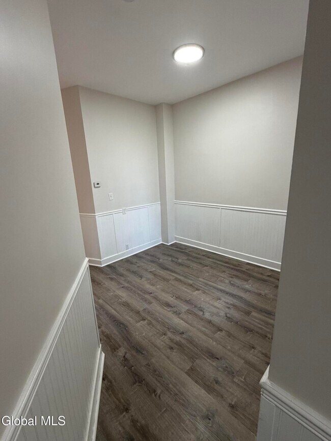 Building Photo - 365 Madison Ave