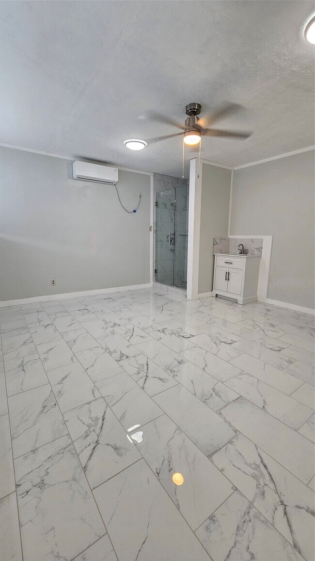 Building Photo - 8435 Battleoak Dr
