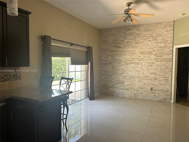 Building Photo - 3073 SW 140th Ave