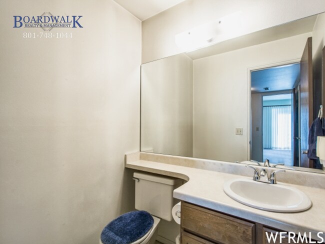 Building Photo - Updated 5-Bedroom Home in Sandy
