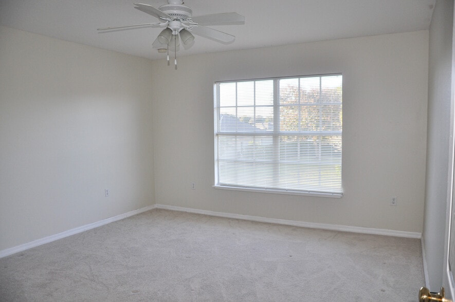 Building Photo - 5855 Orangewood Ln