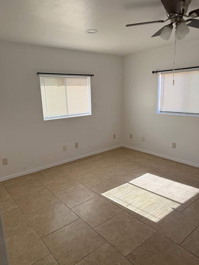 Building Photo - 7234 E Beverly Dr