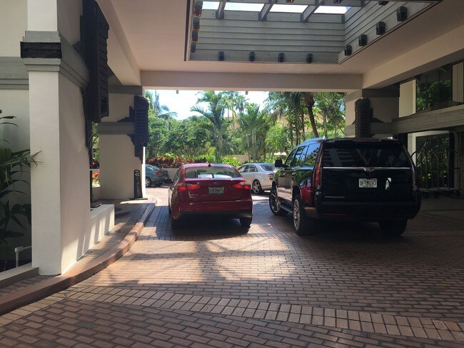 Building Photo - Brickell Key One