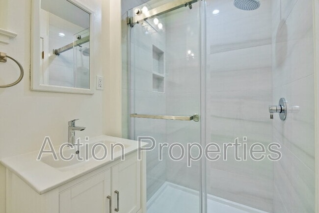 Building Photo - 2329 Trenton Dr