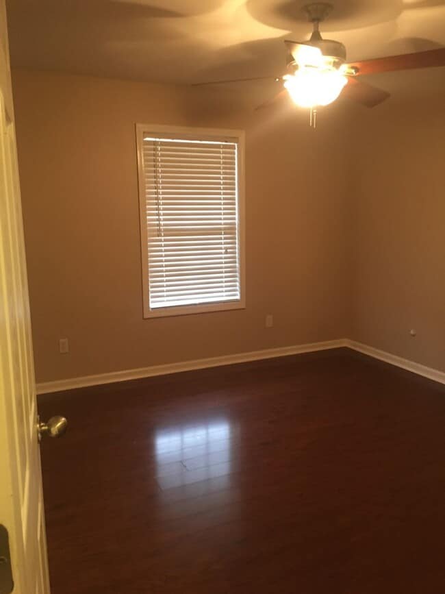 Building Photo - Fairfield Estates -