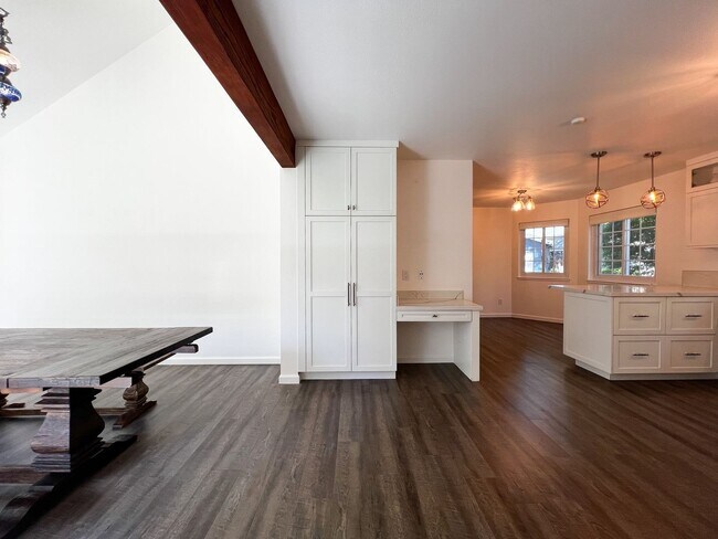 Building Photo - Beautifully Updated 3-Bedroom Home + Bonus Room with Private Backyard Retreat