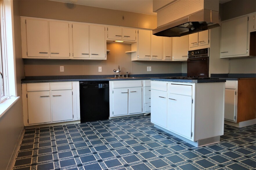 Building Photo - 238 Miller St