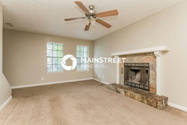Building Photo - 3 Bedroom Pet-Friendly Home in Lithonia, GA with Main Street Renewal