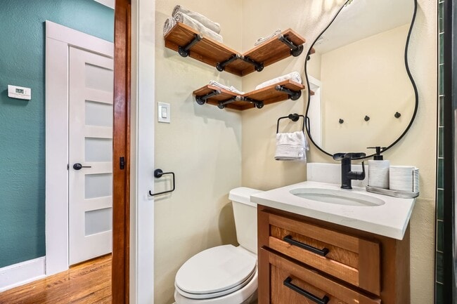 Building Photo - 225 S Oak Cliff Blvd