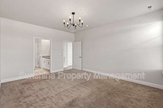 Building Photo - 113 Royal Black Heath