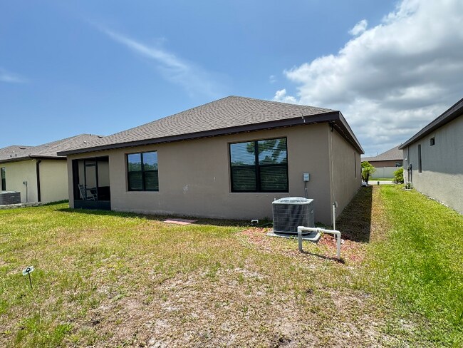 Building Photo - 4564 Magenta Isles Dr