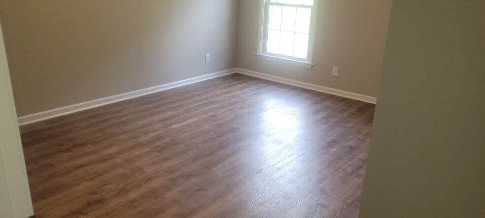 Building Photo - 216 Legion Dr