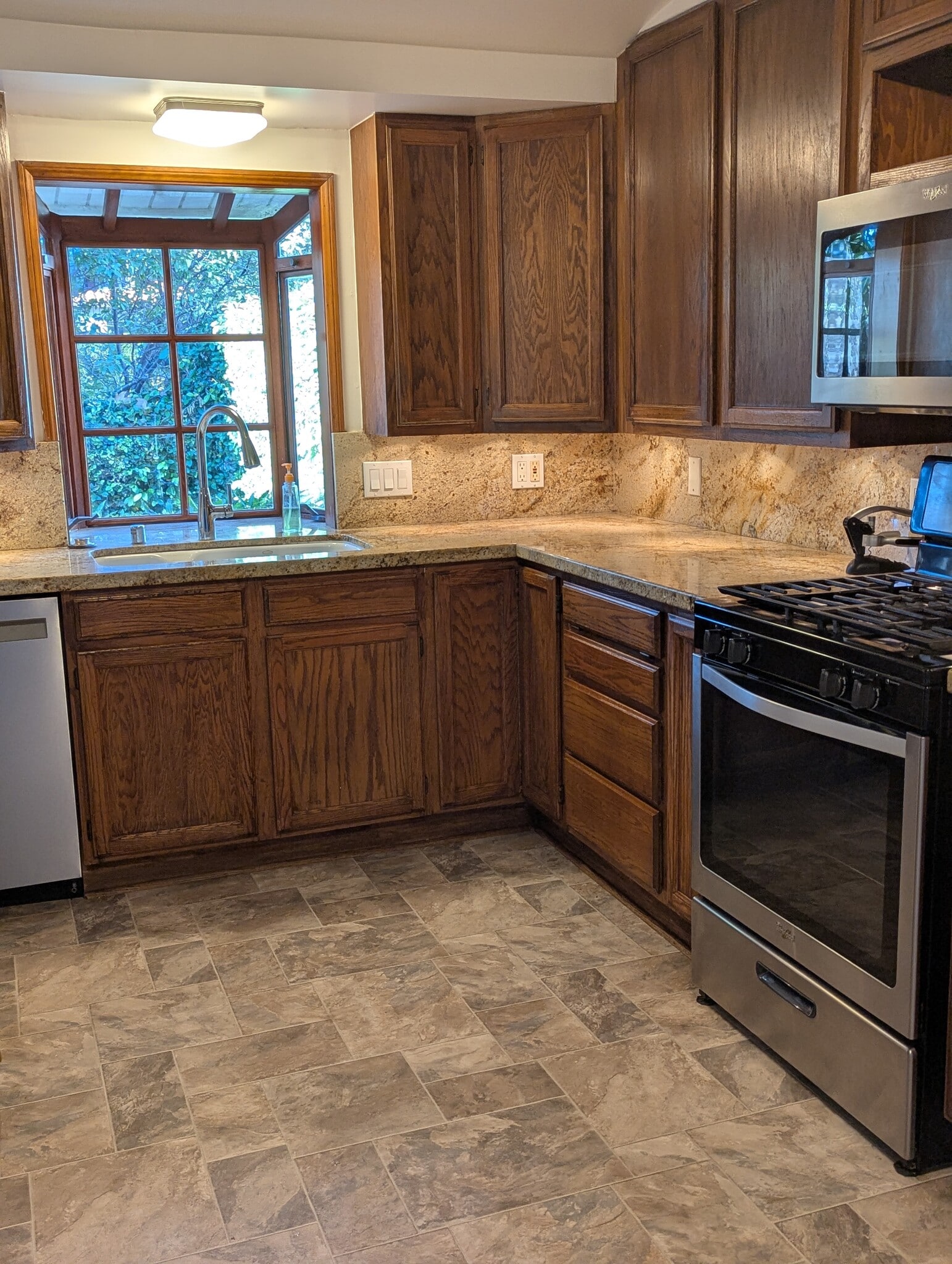 Building Photo - 4228 Greenbush Ave