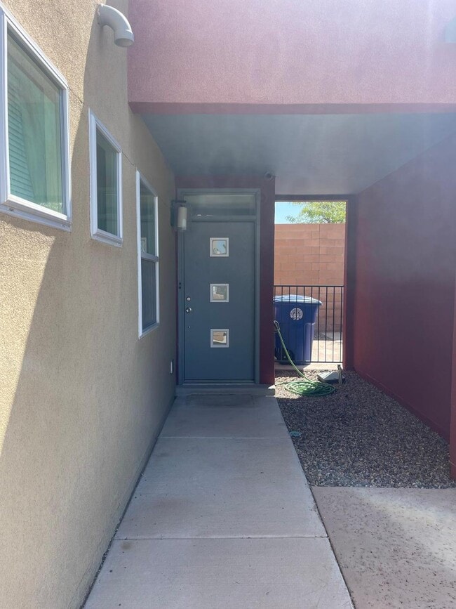 Building Photo - 1668 Bull Lea Dr SE