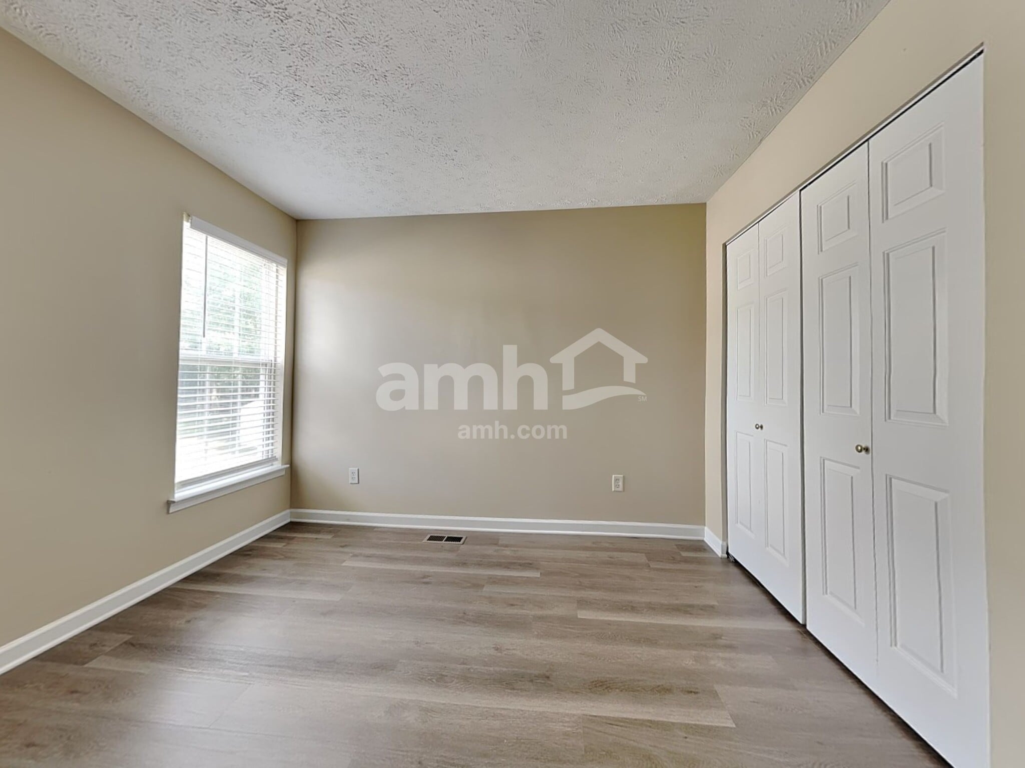 Building Photo - 530 Delaware Crossing