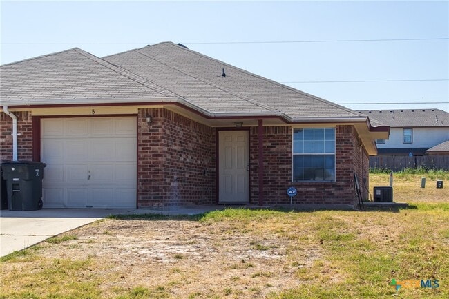 Building Photo - 2804 Alma Dr