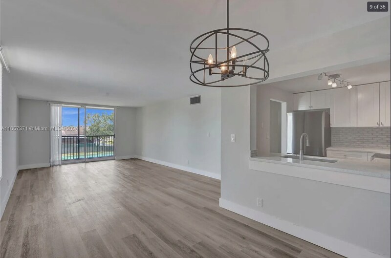 Building Photo - 7175 Orange Dr