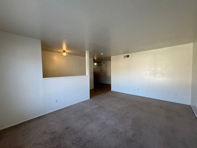 Building Photo - Four Bed, Two Bath Home In North Stockton