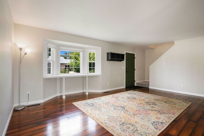 Building Photo - Updated 4 Bedroom Home with Amazing Yard, ...